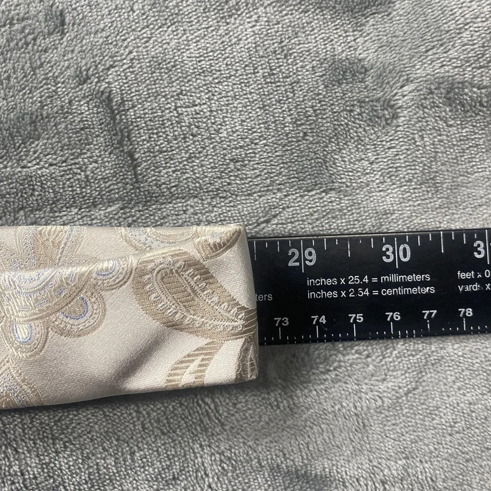 Sean John Tie Mens One Size Beige Paisley‎ 100% Silk Classic Woven Necktie